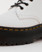 Bei PICK UP in Düsseldorf findest Du Dr. Martens, Jadon White Polished Smooth  und viel mehr von Dr. Martens
