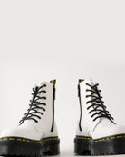 Bei PICK UP in Düsseldorf findest Du Dr. Martens, Jadon White Polished Smooth  und viel mehr von Dr. Martens