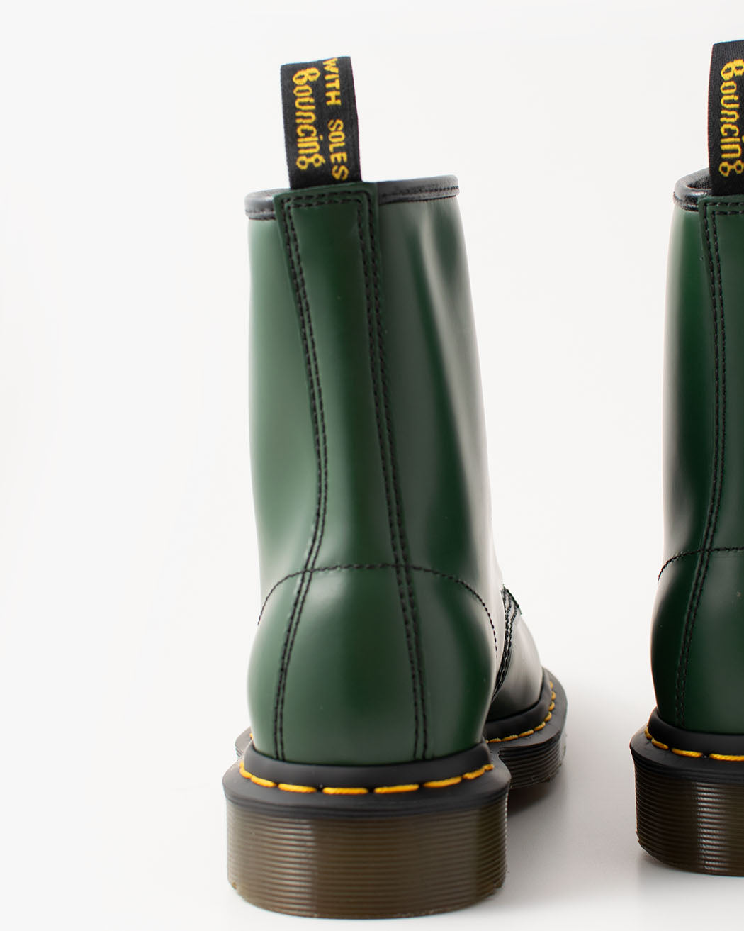 Bei PICK UP in Düsseldorf findest Du Dr. Martens, 1460 Green Smooth  und viel mehr von Dr. Martens