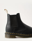 Bei PICK UP in Düsseldorf findest Du Dr. Martens, 2976 Vegan Black  und viel mehr von Dr. Martens