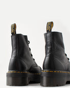 Bei PICK UP in Düsseldorf findest Du Dr. Martens, Sinclair Black Aunt Sally  und viel mehr von Dr. Martens