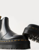 Bei PICK UP in Düsseldorf findest Du Dr. Martens, 2976 Quad Black Polished Smooth  und viel mehr von Dr. Martens
