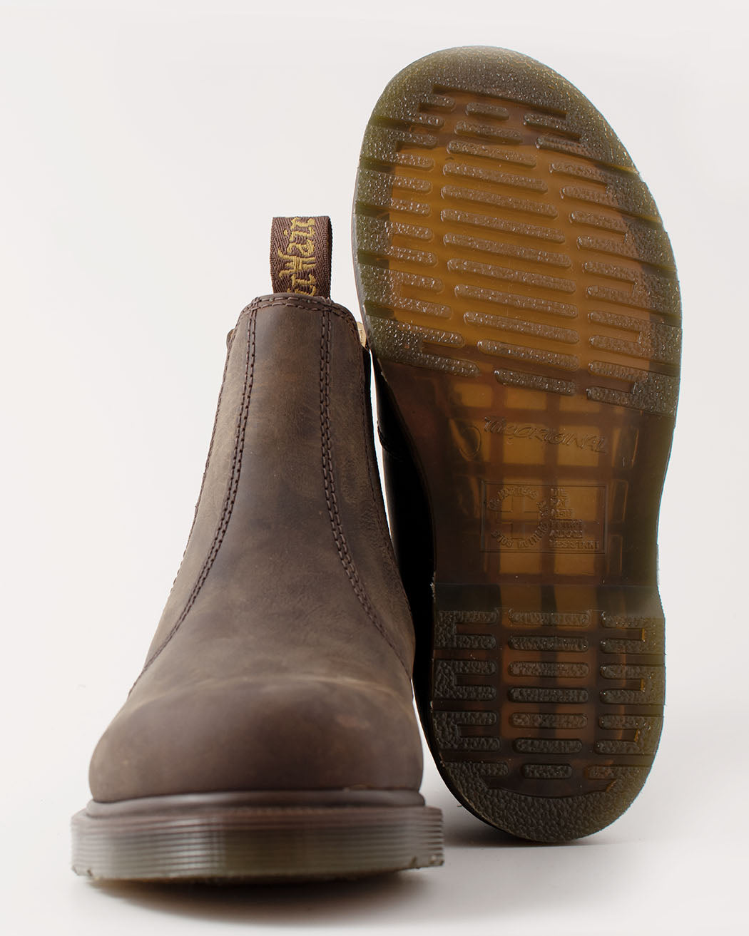 Bei PICK UP in Düsseldorf findest Du Dr. Martens, 2976 Gaucho Crazy Horse  und viel mehr von Dr. Martens