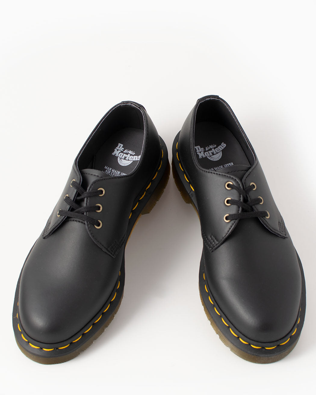 Bei PICK UP in Düsseldorf findest Du Dr.Martens, Vegan 1461 Black Felix Rub Off  und viel mehr von Dr. Martens