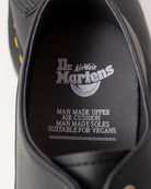 Bei PICK UP in Düsseldorf findest Du Dr.Martens, Vegan 1461 Black Felix Rub Off  und viel mehr von Dr. Martens