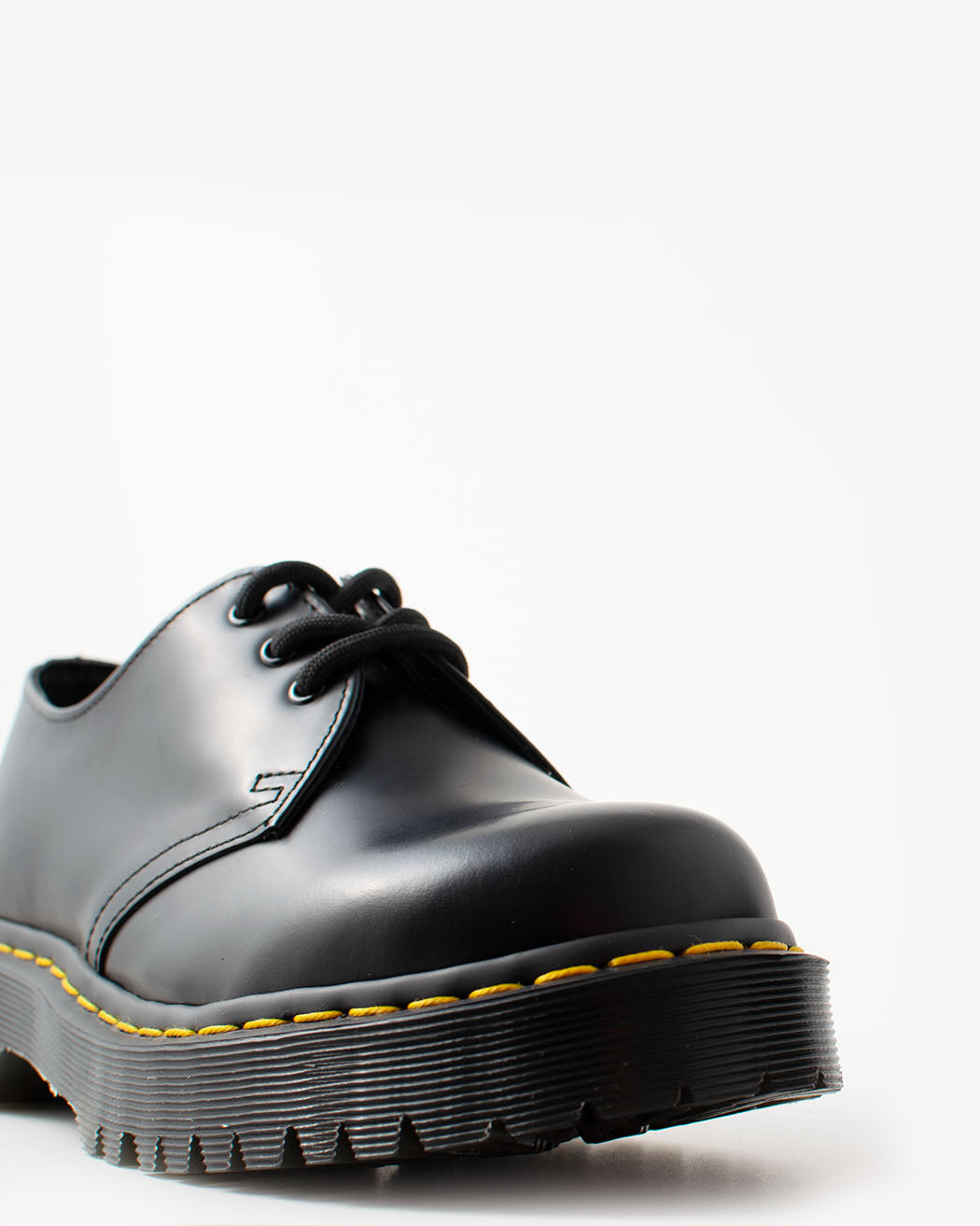 Bei PICK UP in Düsseldorf findest Du Dr. Martens, 1461 BEX, Black Smooth  und viel mehr von Dr. Martens