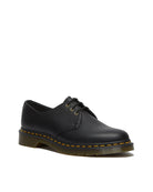 Bei PICK UP in Düsseldorf findest Du Dr.Martens, Vegan 1461 Black Felix Rub Off  und viel mehr von Dr. Martens