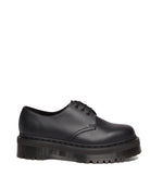 Bei PICK UP in Düsseldorf findest Du Dr. Martens, Vegan 1461 Quad Mono Black Felix Rub Off  und viel mehr von Dr. Martens