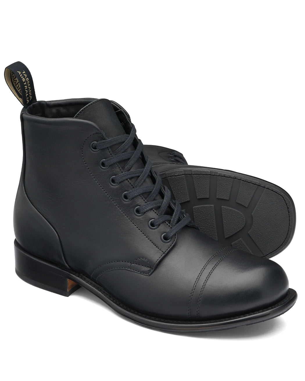 Bei PICK UP in Düsseldorf findest Du Blundstone, #151 Heritage Goodyear Welt Black  und viel mehr von Blundstone