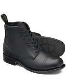 Bei PICK UP in Düsseldorf findest Du Blundstone, #151 Heritage Goodyear Welt Black  und viel mehr von Blundstone