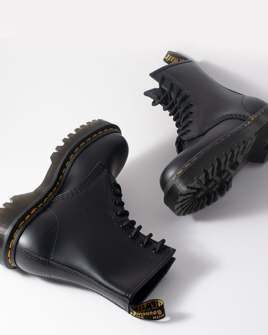 Bei PICK UP in Düsseldorf findest Du Dr. Martens, 1460 Bex Black Smooth und viel mehr von Dr. Martens