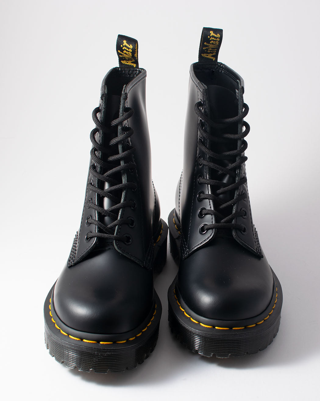 Bei PICK UP in Düsseldorf findest Du Dr. Martens, 1460 Bex Black Smooth und viel mehr von Dr. Martens