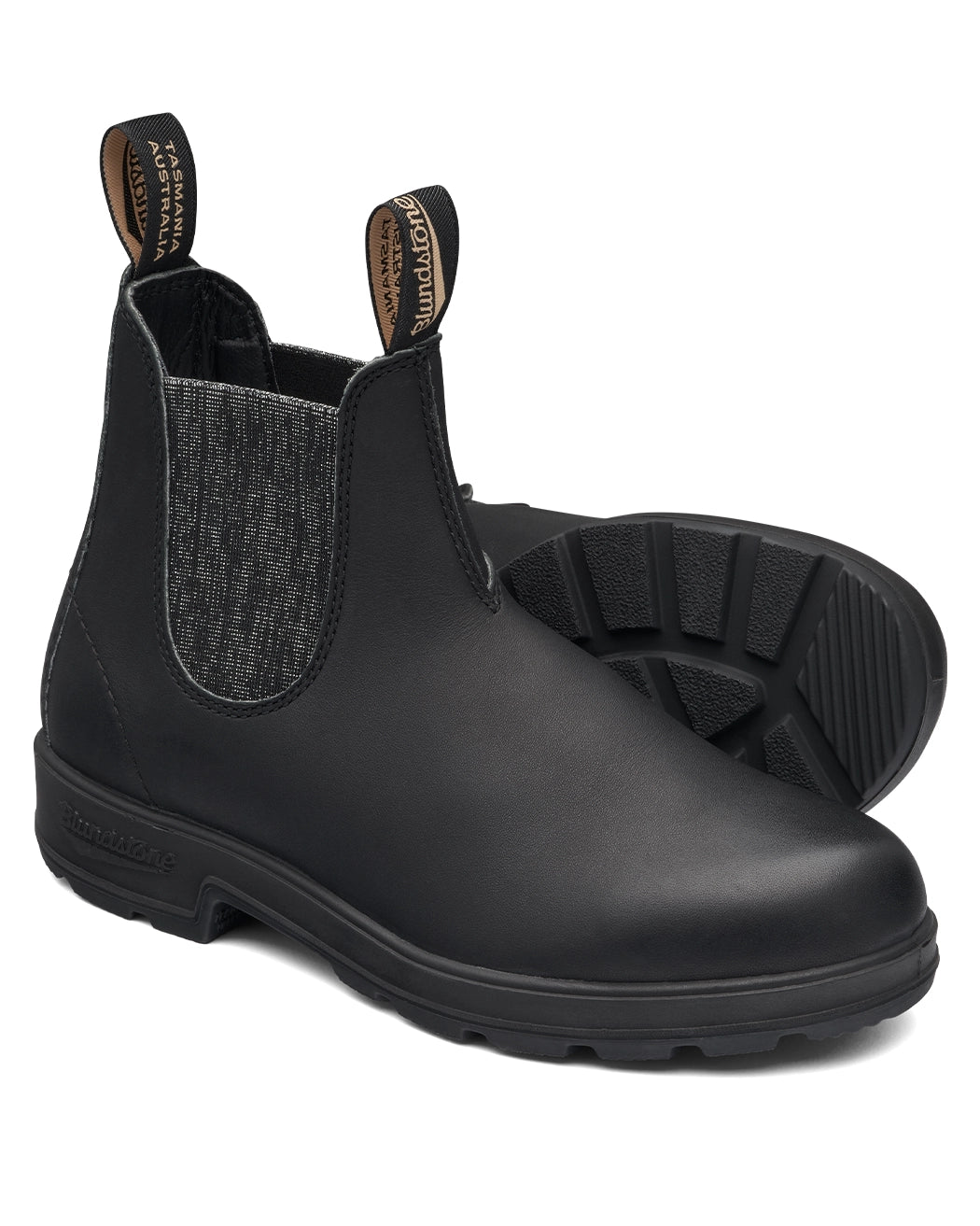 Bei PICK UP in Düsseldorf findest Du Blundstone, #2032 Voltan Black Leather with Silver Glitter Elastic  und viel mehr von Blundstone