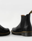 Bei PICK UP in Düsseldorf findest Du Dr. Martens, 2976 YS Black Smooth  und viel mehr von Dr. Martens