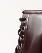 Bei PICK UP in Düsseldorf findest Du Dr. Martens, 1460 Vegan Cherry Red Oxford Rub Off  und viel mehr von Dr. Martens