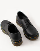Bei PICK UP in Düsseldorf findest Du Dr. Martens, 1461 Black Virginia  und viel mehr von Dr. Martens