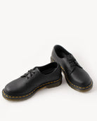 Bei PICK UP in Düsseldorf findest Du Dr. Martens, 1461 Black Virginia  und viel mehr von Dr. Martens