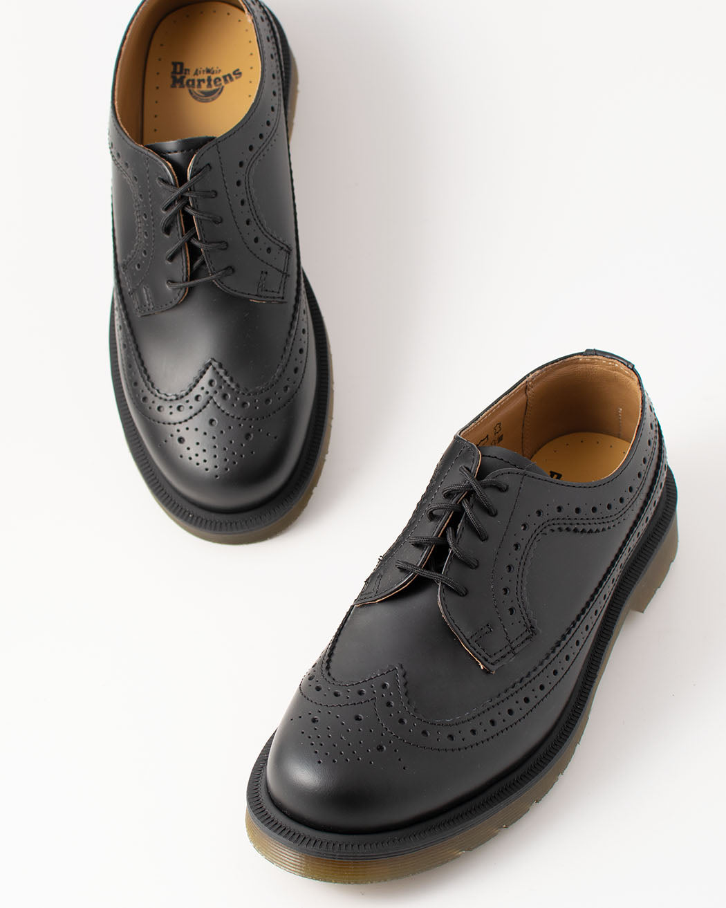 Bei PICK UP in Düsseldorf findest Du Dr. Martens, 3989 Black Smooth und viel mehr von Dr. Martens