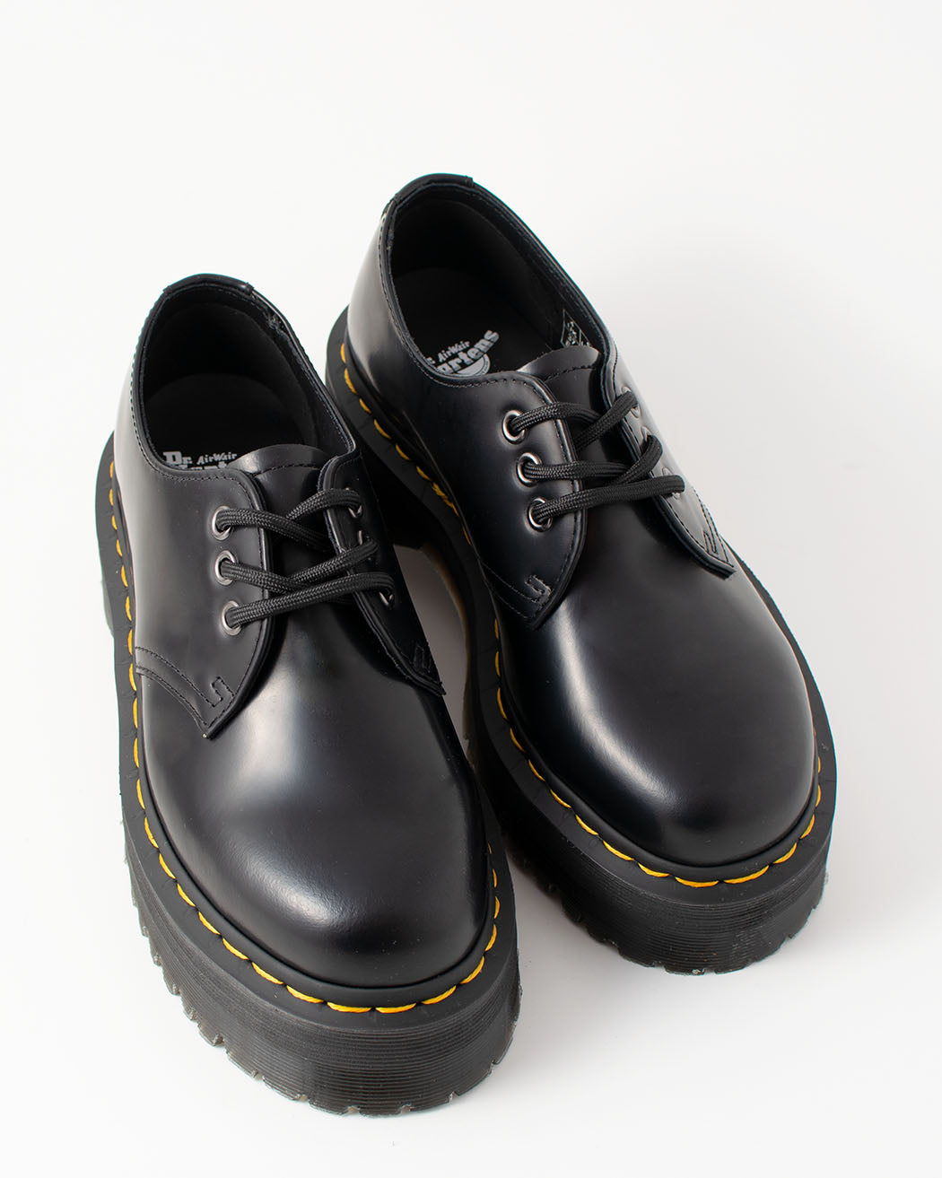 Bei PICK UP in Düsseldorf findest Du Dr. Martens, 1461 QUAD Black Polished Smooth  und viel mehr von Dr. Martens