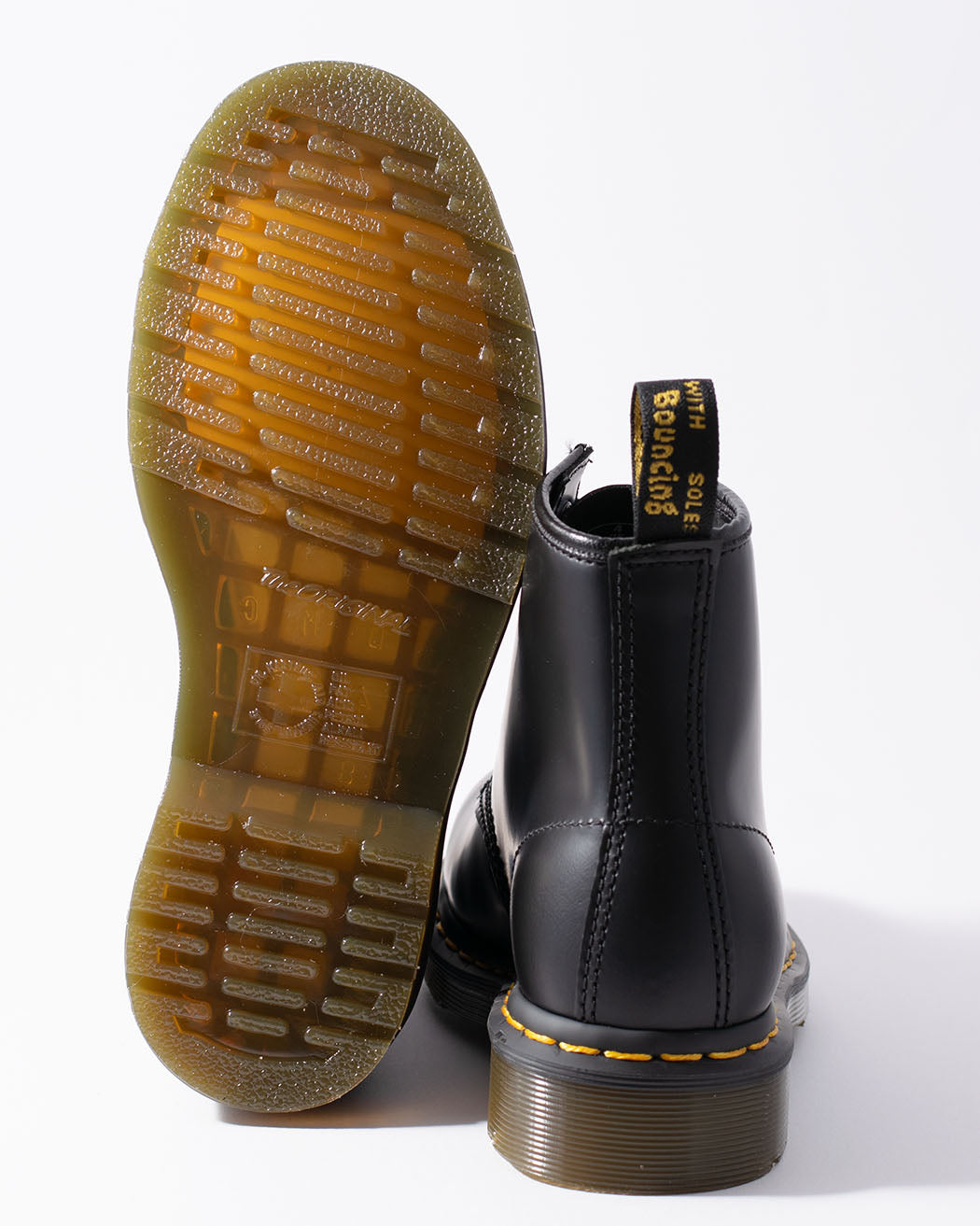 Bei PICK UP in Düsseldorf findest Du Dr. Martens, 101 YS, Black Smooth  und viel mehr von Dr. Martens
