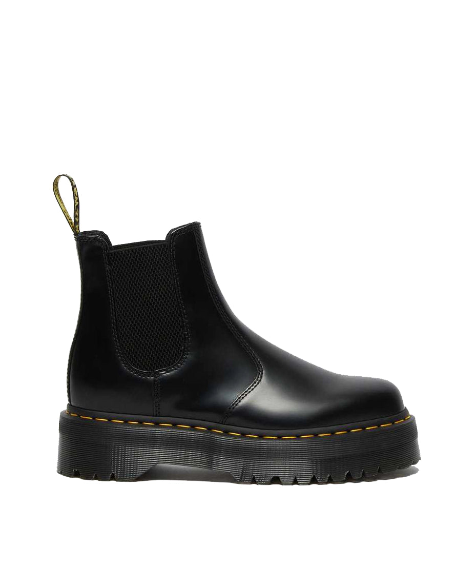Bei PICK UP in Düsseldorf findest Du Dr. Martens, 2976 Quad Black Polished Smooth  und viel mehr von Dr. Martens