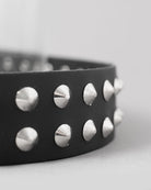 Bei PICK UP in Düsseldorf findest Du 2 Row Conical Belt,B4  und viel mehr von Stylex