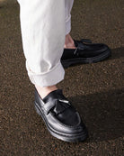 Bei PICK UP in Düsseldorf findest Du Dr. Martens, Adrian Mono Black Smooth  und viel mehr von Dr. Martens