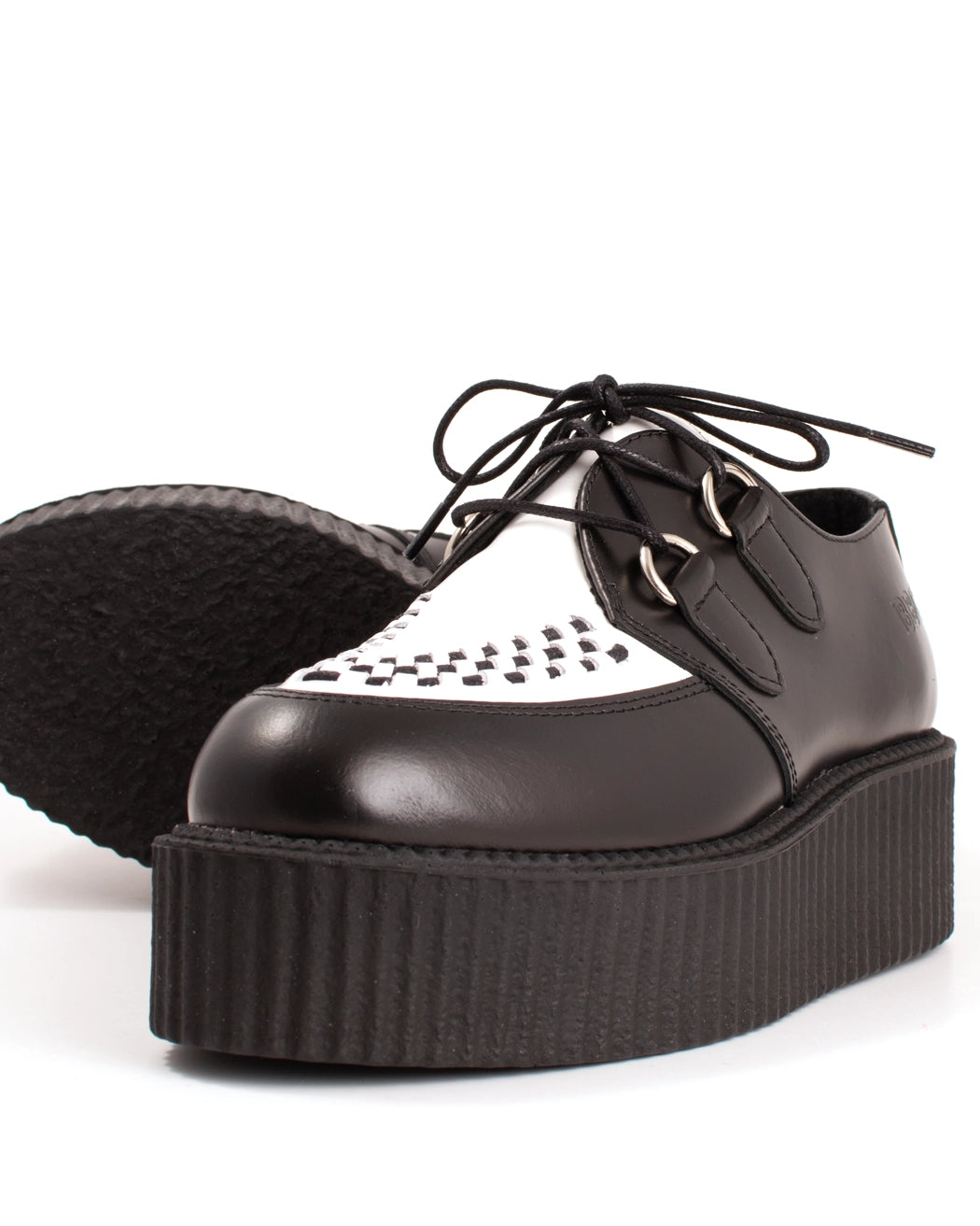 Bei PICK UP in Düsseldorf findest Du BBC, Creeper, UMD Double Sole, Polido Black / White  und viel mehr von BBC