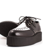 Bei PICK UP in Düsseldorf findest Du BBC, Creeper, UMD Double Sole, Polido Black / White  und viel mehr von BBC