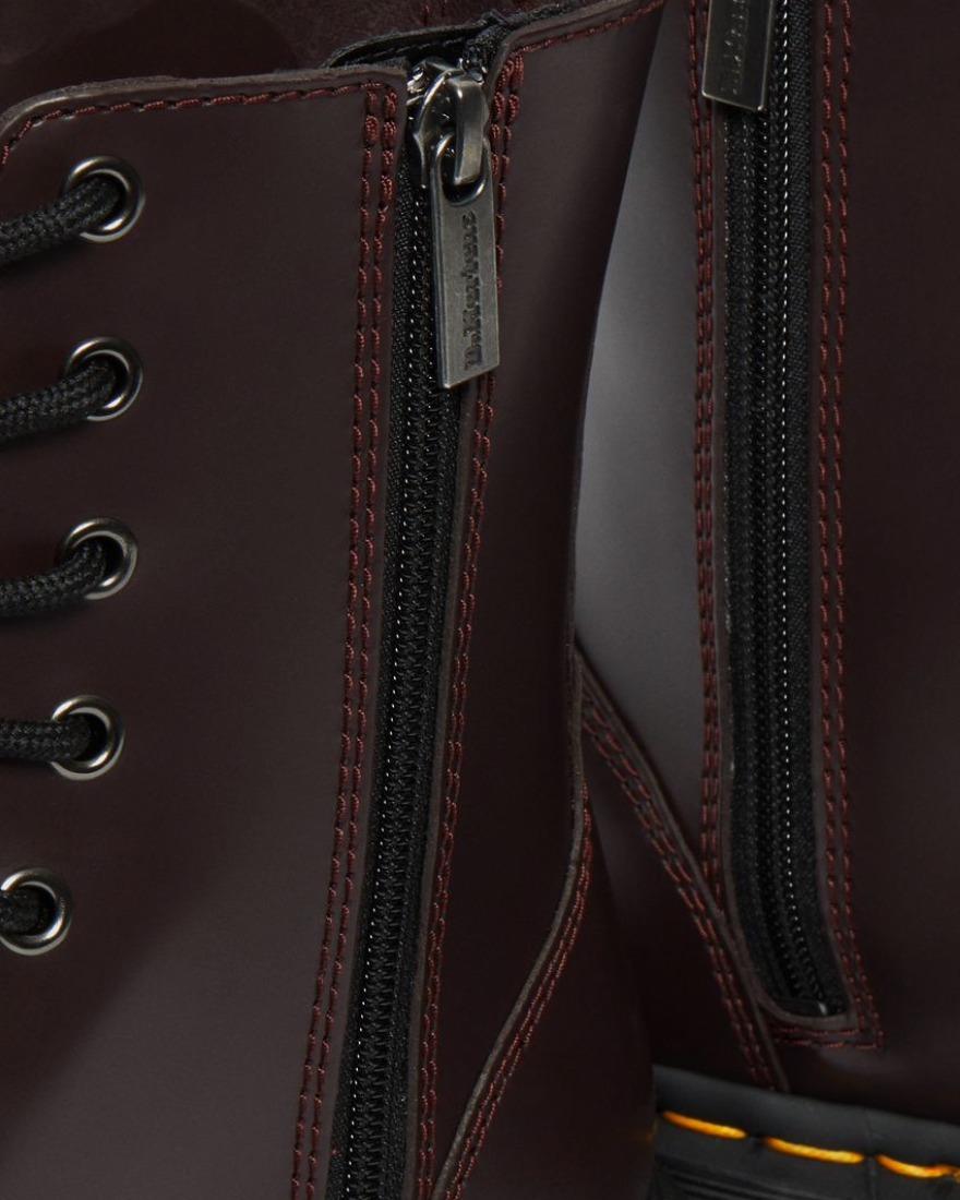 Bei PICK UP in Düsseldorf findest Du Dr. Martens, Jadon Burgundy Smooth  und viel mehr von Dr. Martens