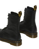 Bei PICK UP in Düsseldorf findest Du Dr. Martens, 1490 Black Virginia  und viel mehr von Dr. Martens