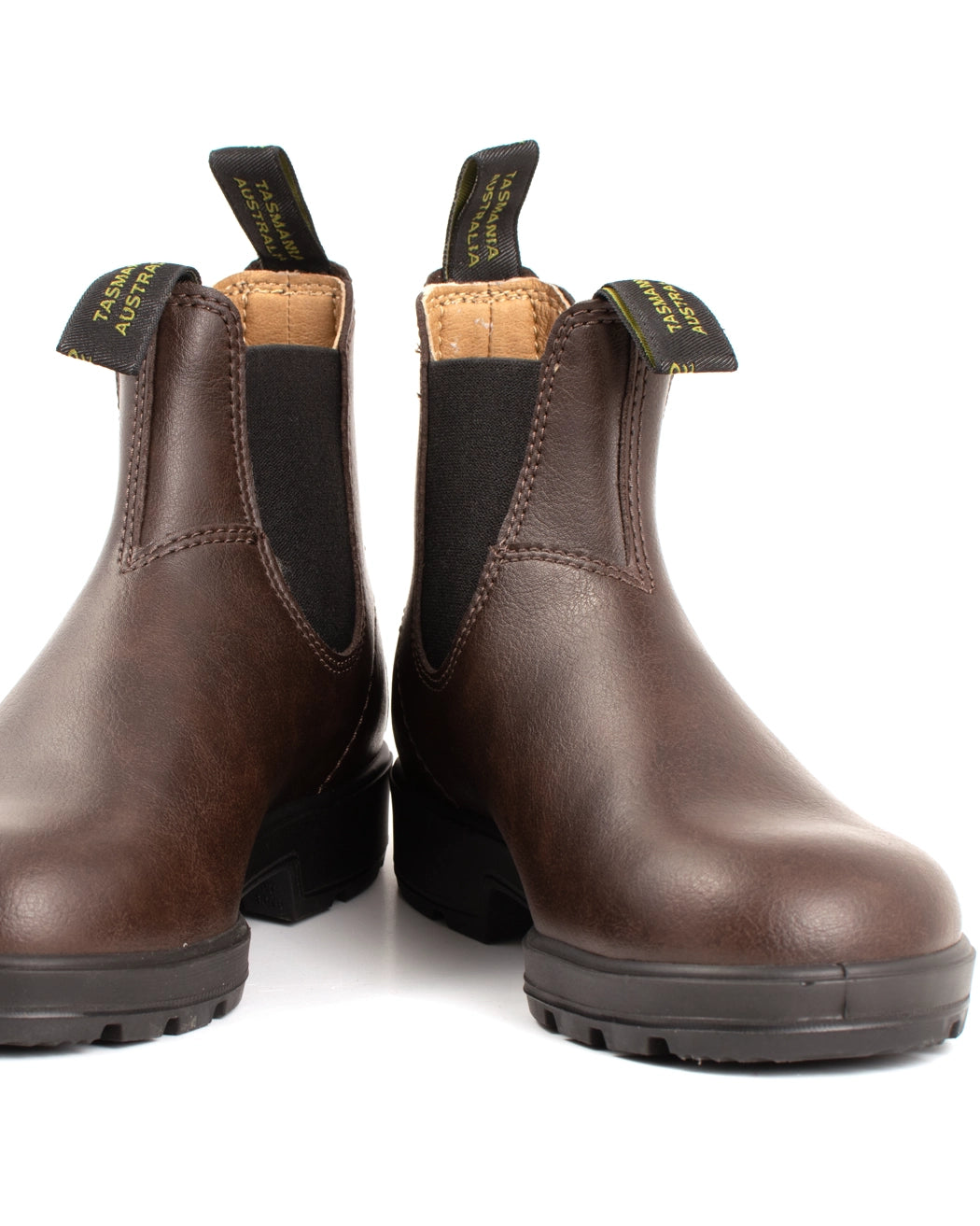 Bei PICK UP in Düsseldorf findest Du Blundstone, #2116 Vegan Brown  und viel mehr von Blundstone