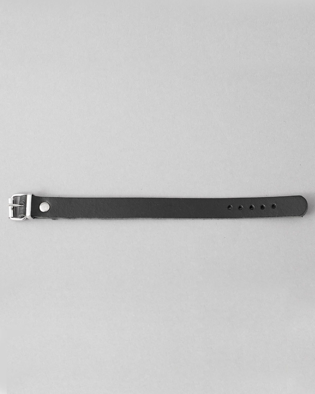 Bei PICK UP in Düsseldorf findest Du 1 Row Plain Wristband, 13mm  und viel mehr von Stylex
