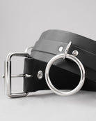 Sid Ring & Strap Belt in Schwarz mit Metallringen und abnehmbaren Straps – inspiriert von Punk und Industrial-Look
