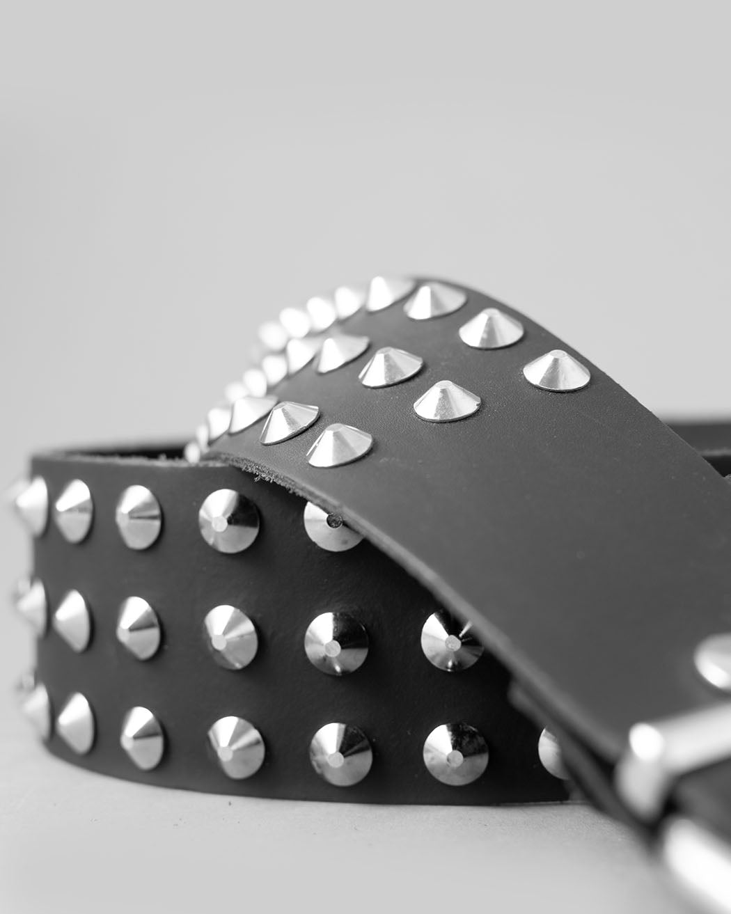 Bei PICK UP in Düsseldorf findest Du 3 Row Conical Belt, B5  und viel mehr von Stylex