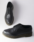 Bei PICK UP in Düsseldorf findest Du Dr. Martens, 3989 YS Black Smooth  und viel mehr von Dr. Martens