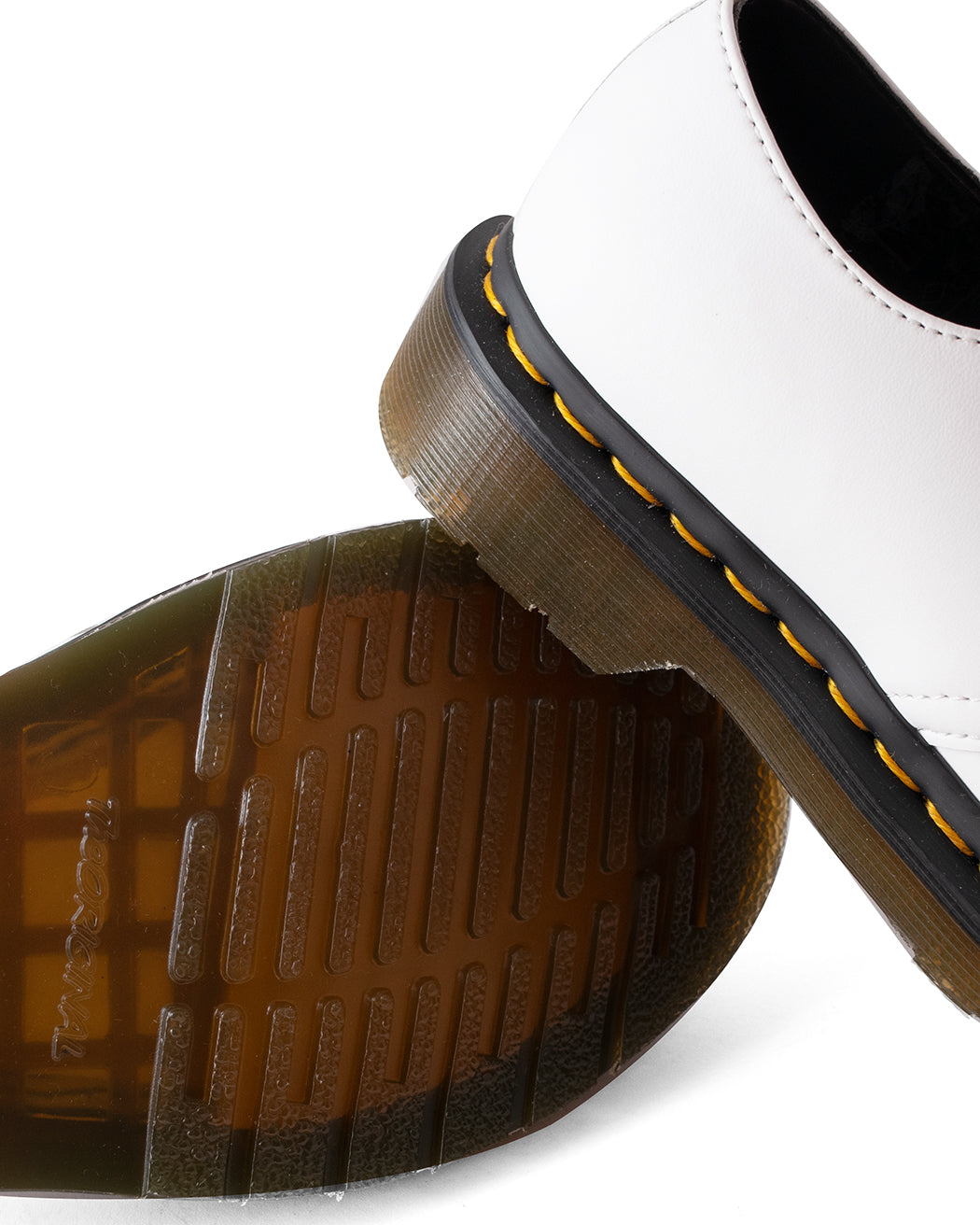 Bei PICK UP in Düsseldorf findest Du Dr.Martens, Vegan 1461 Optical White Kemble  und viel mehr von Dr. Martens