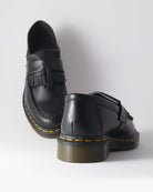 Bei PICK UP in Düsseldorf findest Du Dr. Martens, YS Adrian Black Smooth  und viel mehr von Dr. Martens