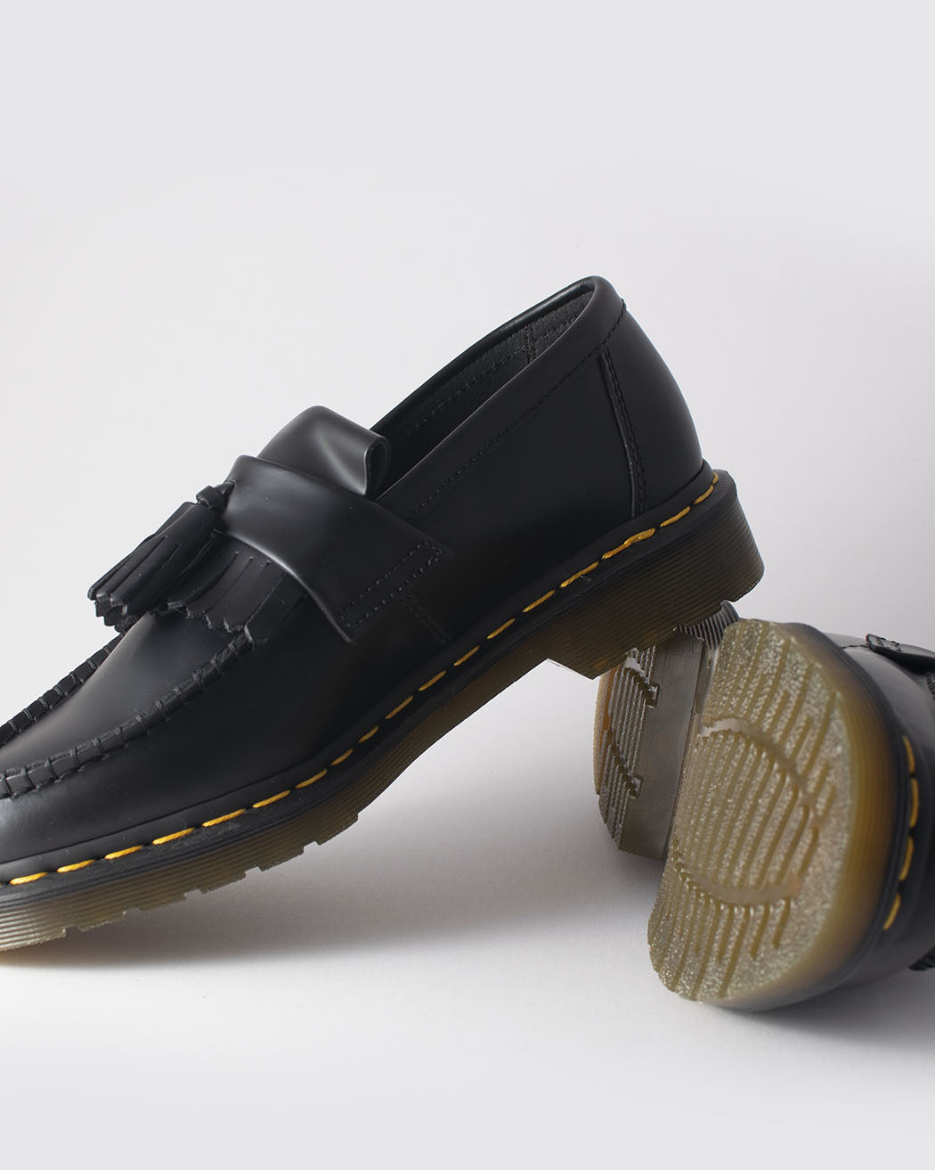 Bei PICK UP in Düsseldorf findest Du Dr. Martens, YS Adrian Black Smooth  und viel mehr von Dr. Martens