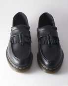Bei PICK UP in Düsseldorf findest Du Dr. Martens, YS Adrian Black Smooth  und viel mehr von Dr. Martens