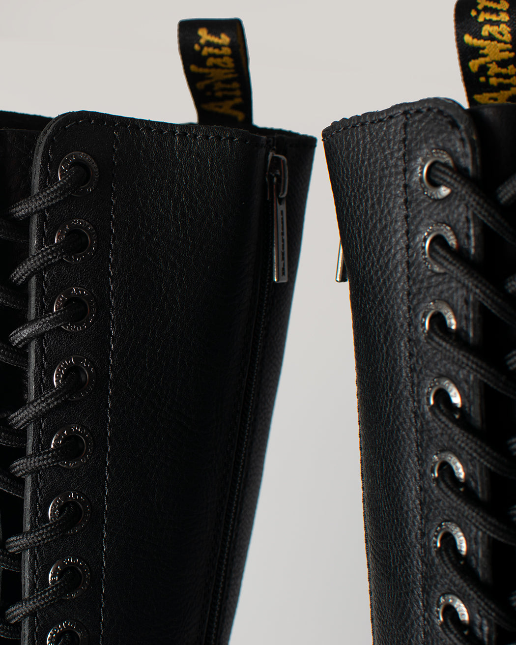 Bei PICK UP in Düsseldorf findest Du Dr. Martens, 1b60 Bex Black Pisa  und viel mehr von Dr. Martens