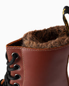 Bei PICK UP in Düsseldorf findest Du Dr. Martens, 1460 Serena Abruzzo WP Brown  und viel mehr von Dr. Martens