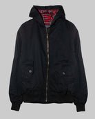 Schwarze Harrington Blousonjacke von Knightsbridge mit Kapuze und kariertem Baumwollfutter, weiter Schnitt