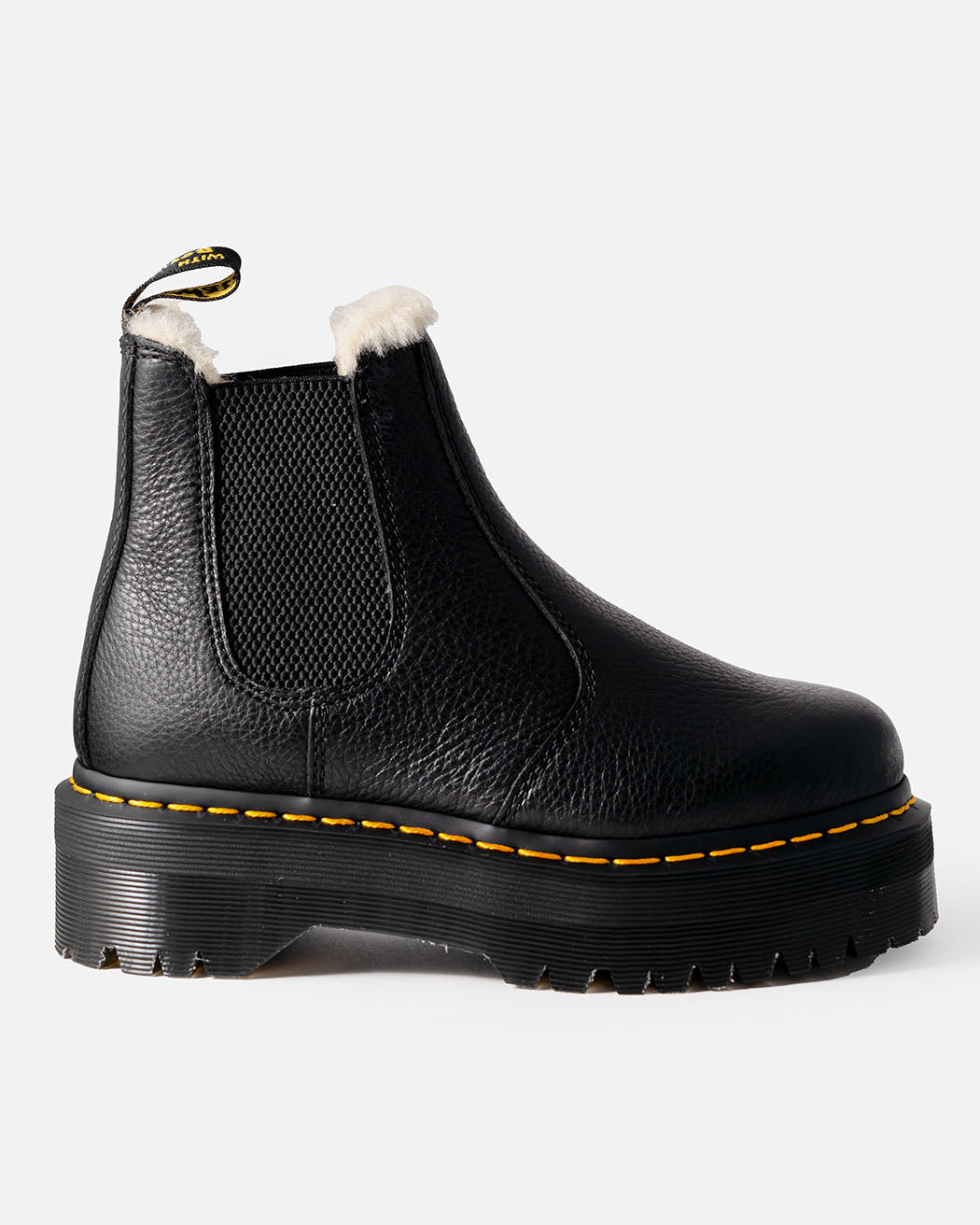 Bei PICK UP in Düsseldorf findest Du Dr. Martens, 2976 Quad FL, Black Pisa  und viel mehr von Dr. Martens