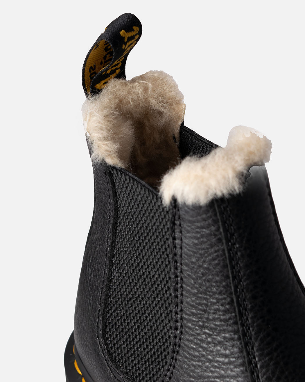 Bei PICK UP in Düsseldorf findest Du Dr. Martens, 2976 Quad FL, Black Pisa  und viel mehr von Dr. Martens