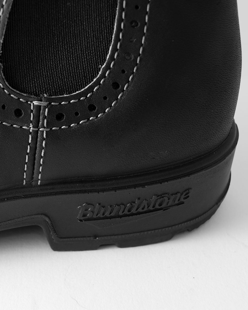 Bei PICK UP in Düsseldorf findest Du Blundstone, #1448 und viel mehr von Blundstone