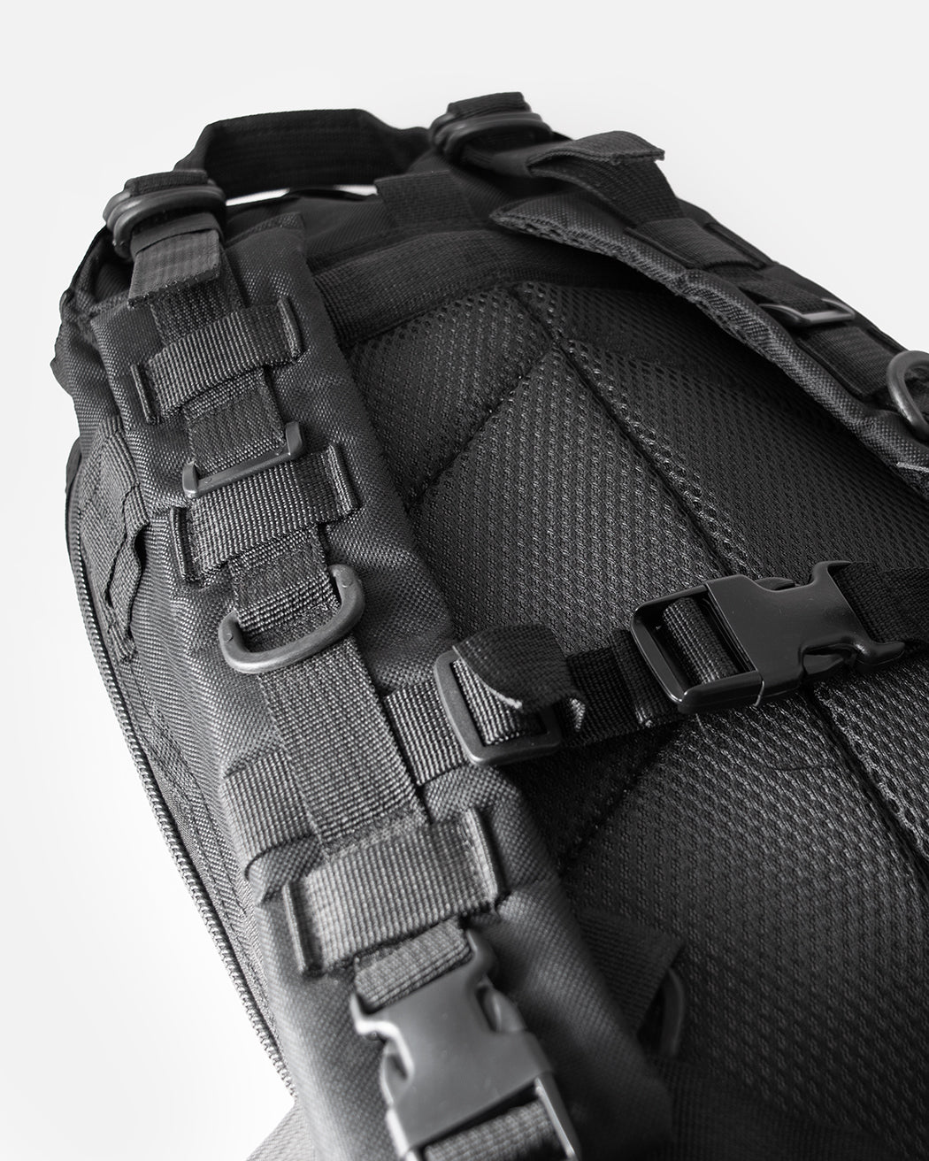 Bei PICK UP in Düsseldorf findest Du Commando, Zero-Six Rucksack, Black  und viel mehr von COMMANDO