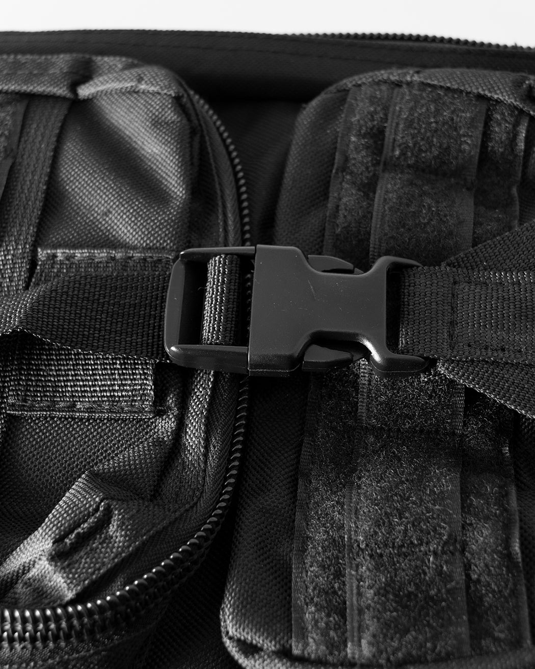 Bei PICK UP in Düsseldorf findest Du Commando, Zero-Six Rucksack, Black  und viel mehr von COMMANDO