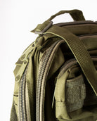 Bei PICK UP in Düsseldorf findest Du Commando, Zero-Six Rucksack, Oliv  und viel mehr von COMMANDO
