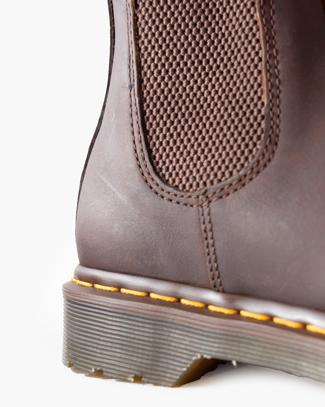 Bei PICK UP in Düsseldorf findest Du Dr. Martens, 2976 YS Dark Brown Crazy Horse  und viel mehr von Dr. Martens